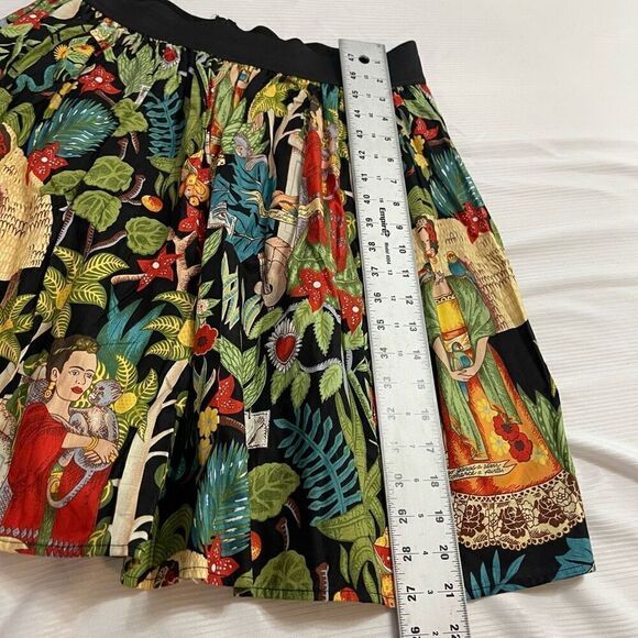 HEMET Frida Kahlo Print Pleated Skirt Size Large - Picture 4 of 9